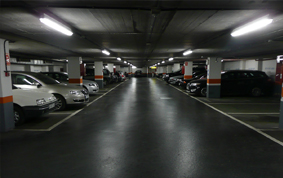 Asfalto galdatua. Parking publikoa. Donostiako Erdigunea