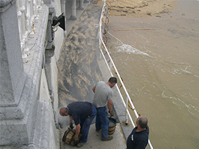 Asfalto galdatua. Kontxako Ondartzako oinezkoen arrapalaren zoladura