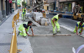 Colocación baldosa. Calle Fuenterrabia. Donostia
