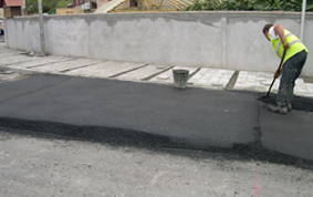 Pavimentación con aglomerado en pasos elevados para peatones en Ibarra