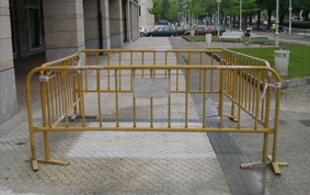 Pavimentación con baldosa en Avenida Tolosa